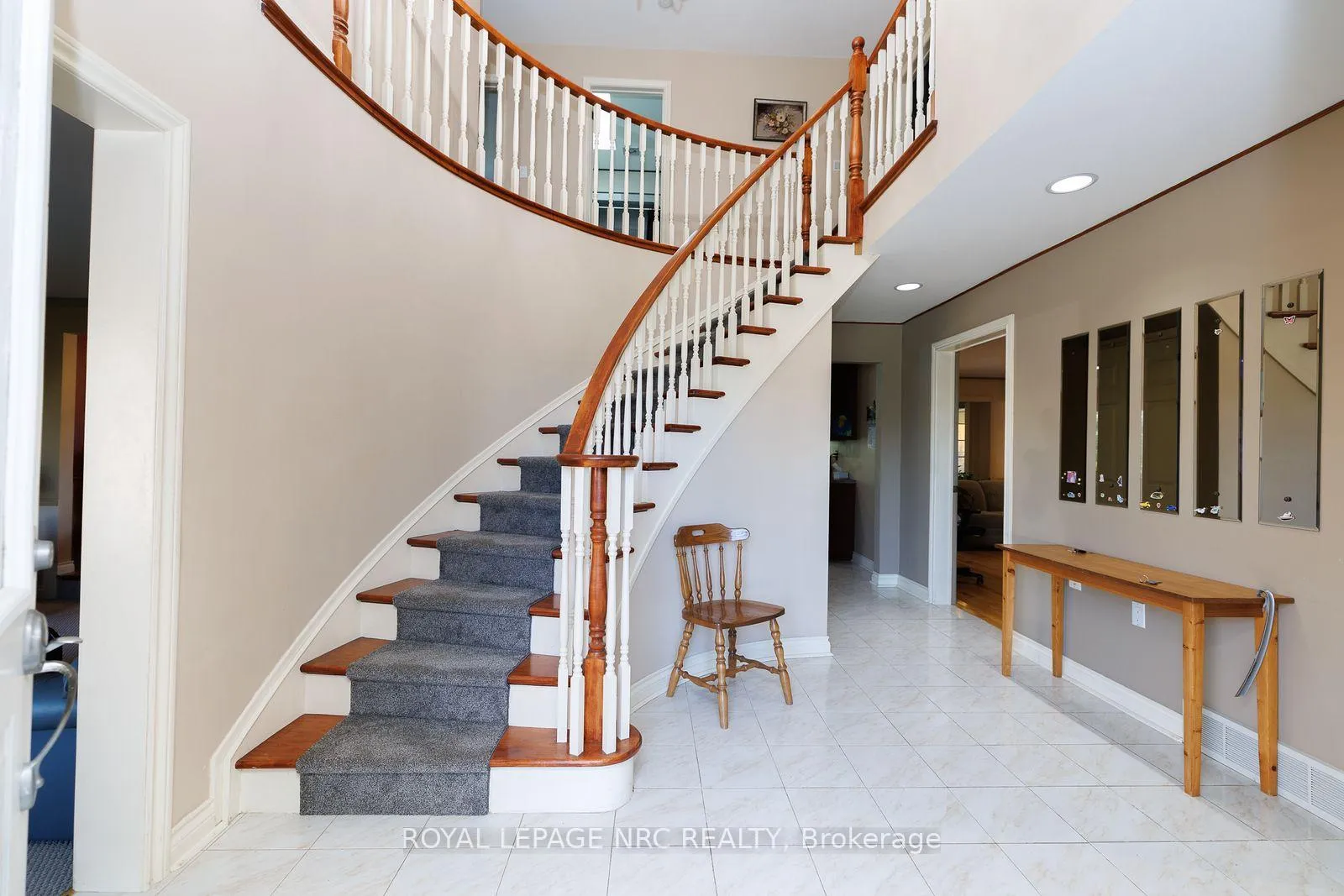 Photo 3 of 21 Elmvale Crescent, Port Colborne, Main Street — HOMEH