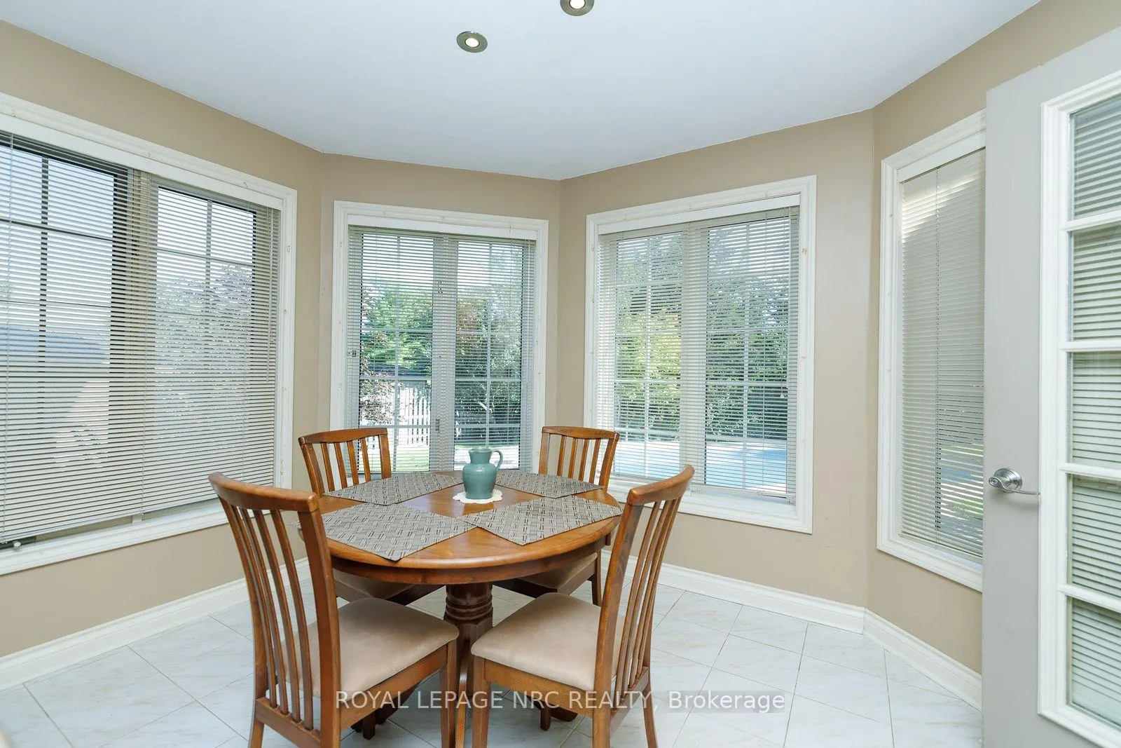 Photo 7 of 21 Elmvale Crescent, Port Colborne, Main Street — HOMEH