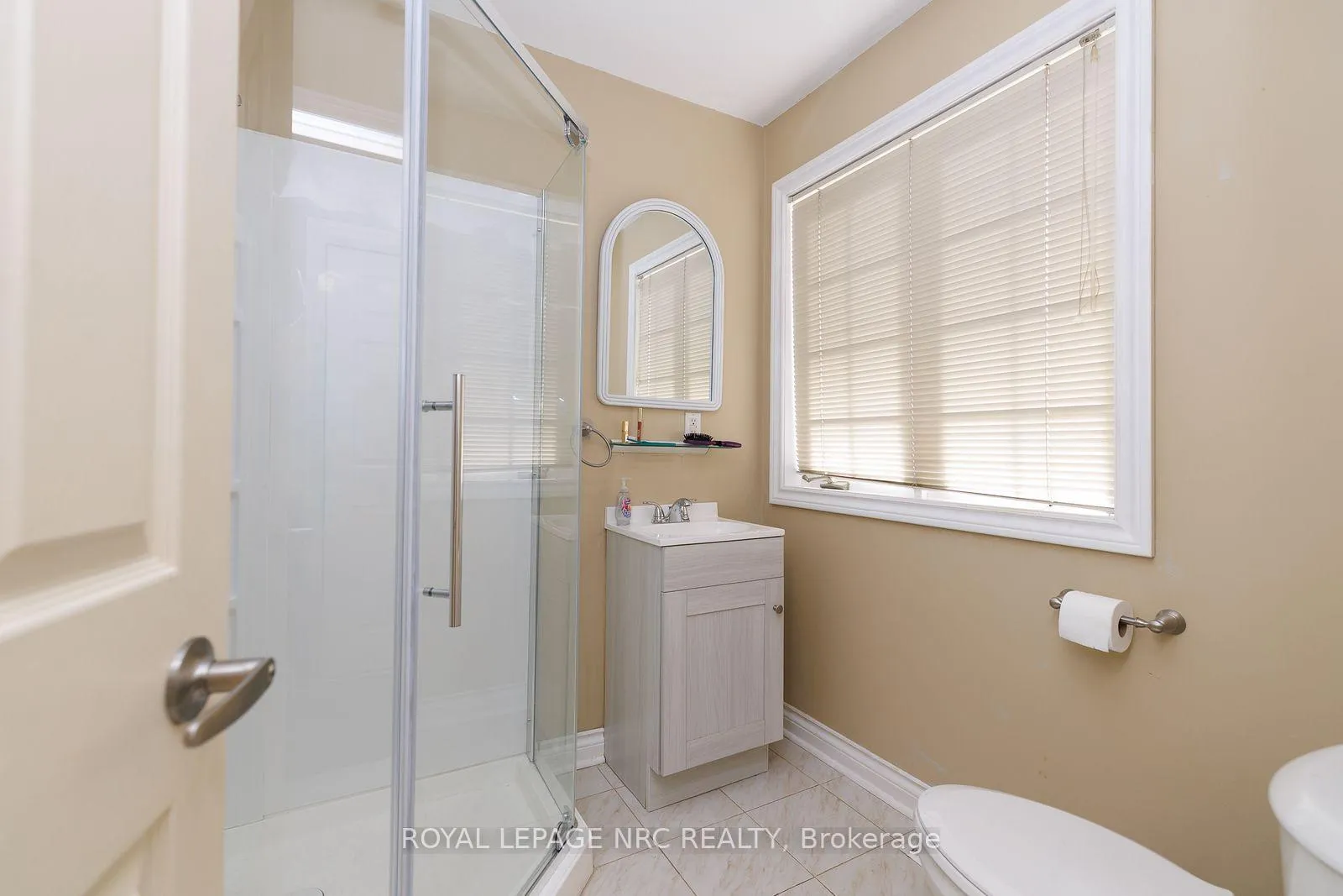 Photo 9 of 21 Elmvale Crescent, Port Colborne, Main Street — HOMEH