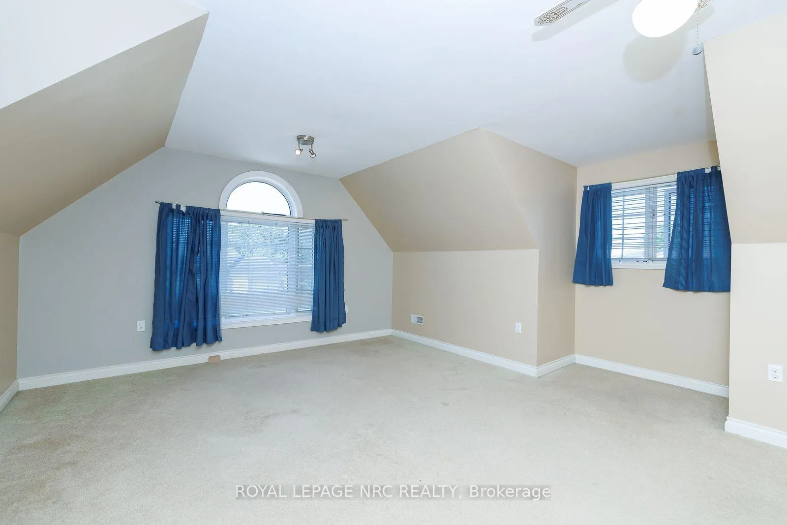 Photo 15 of 21 Elmvale Crescent, Port Colborne, Main Street — HOMEH