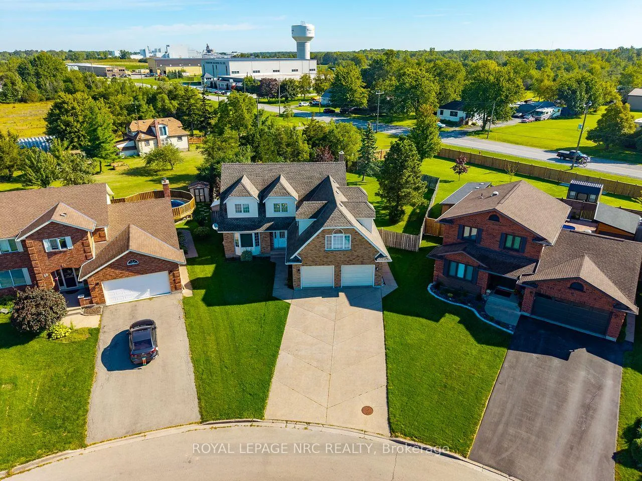 Photo 21 of 21 Elmvale Crescent, Port Colborne, Main Street — HOMEH