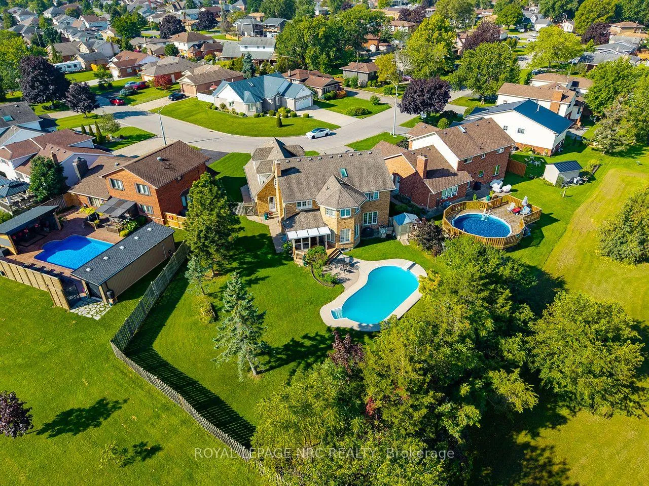 Photo 22 of 21 Elmvale Crescent, Port Colborne, Main Street — HOMEH