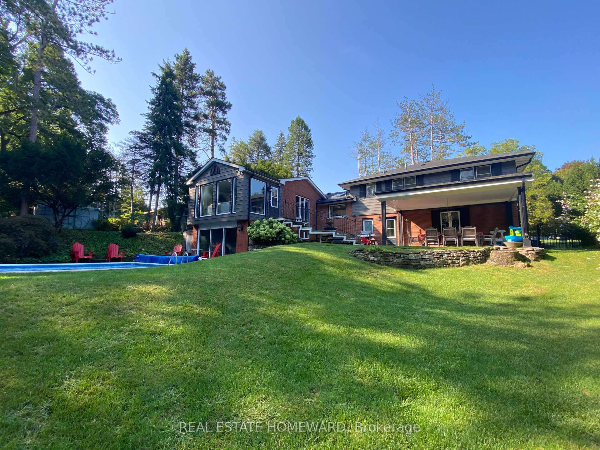 Photo 5 of 63 Cait Court, Hamilton, Ancaster — HOMEH