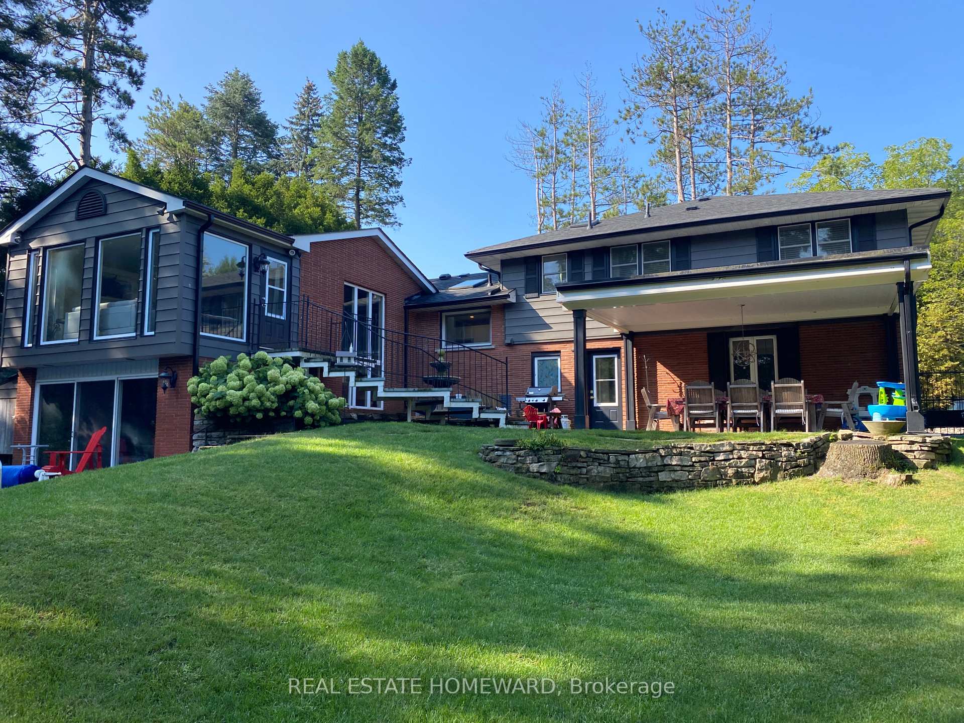 Photo 56 of 63 Cait Court, Hamilton, Ancaster — HOMEH