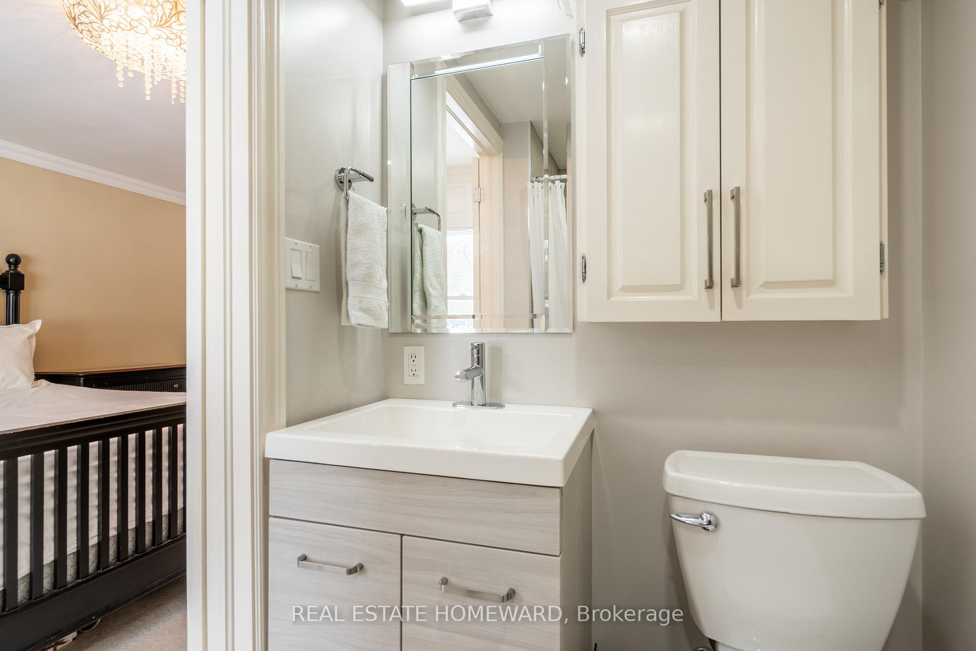 Photo 23 of 63 Cait Court, Hamilton, Ancaster — HOMEH