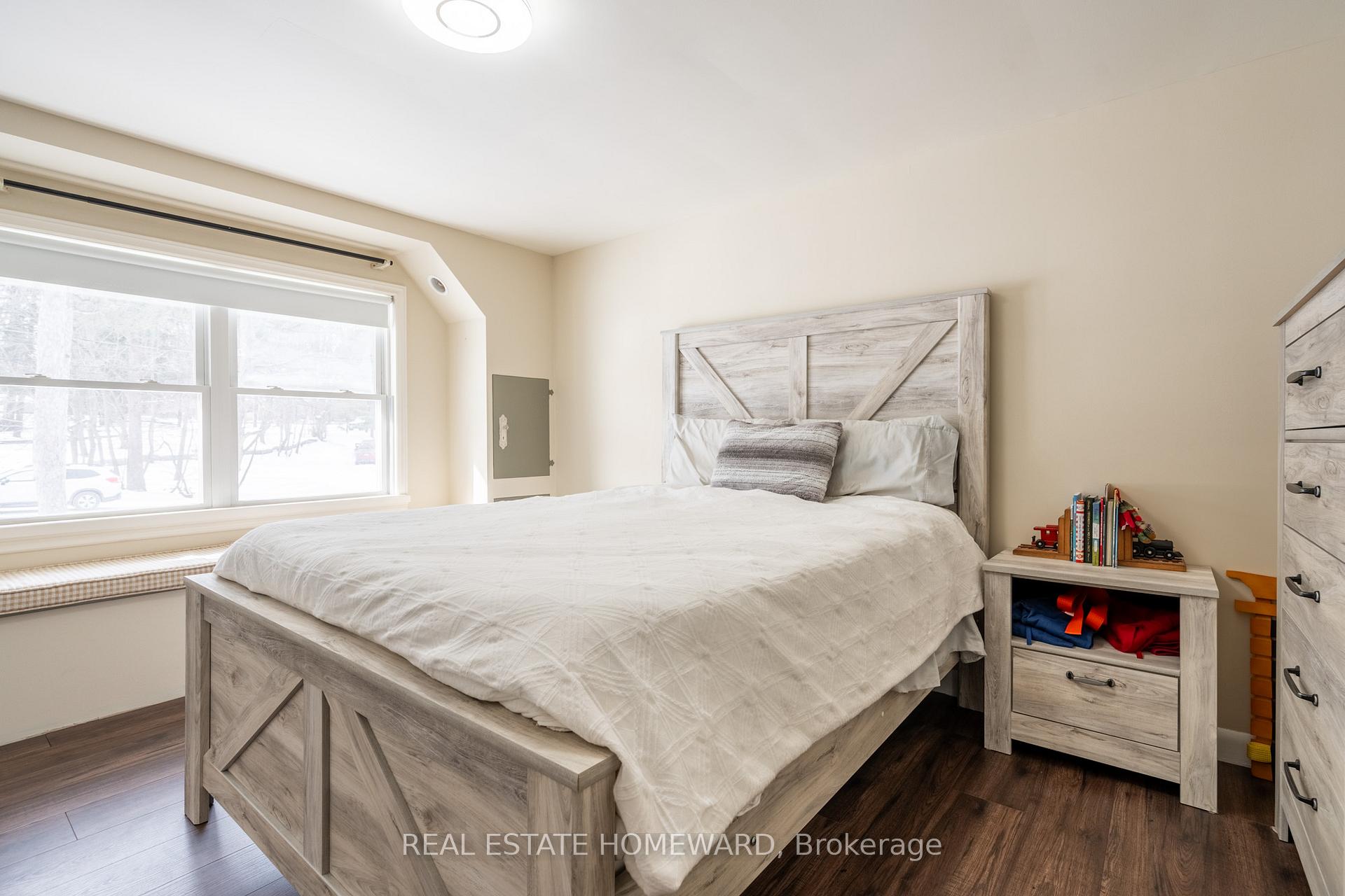 Photo 24 of 63 Cait Court, Hamilton, Ancaster — HOMEH
