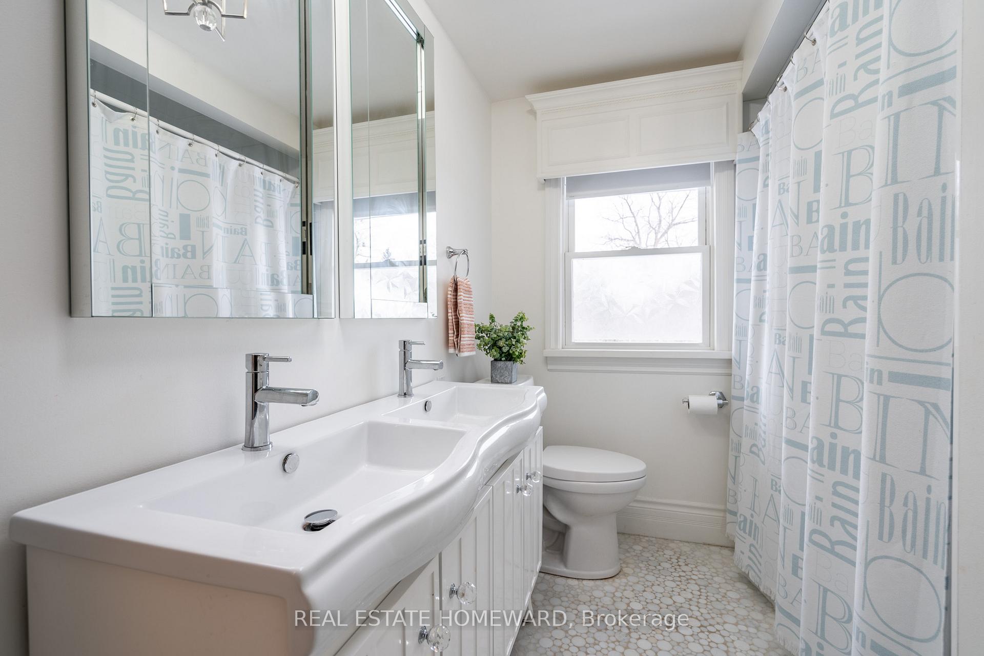 Photo 27 of 63 Cait Court, Hamilton, Ancaster — HOMEH