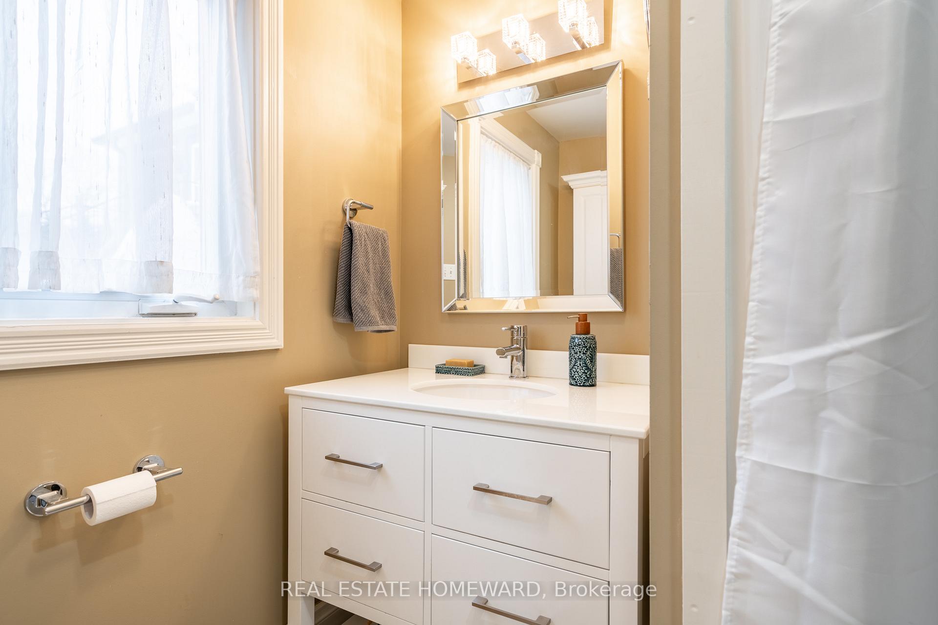 Photo 36 of 63 Cait Court, Hamilton, Ancaster — HOMEH