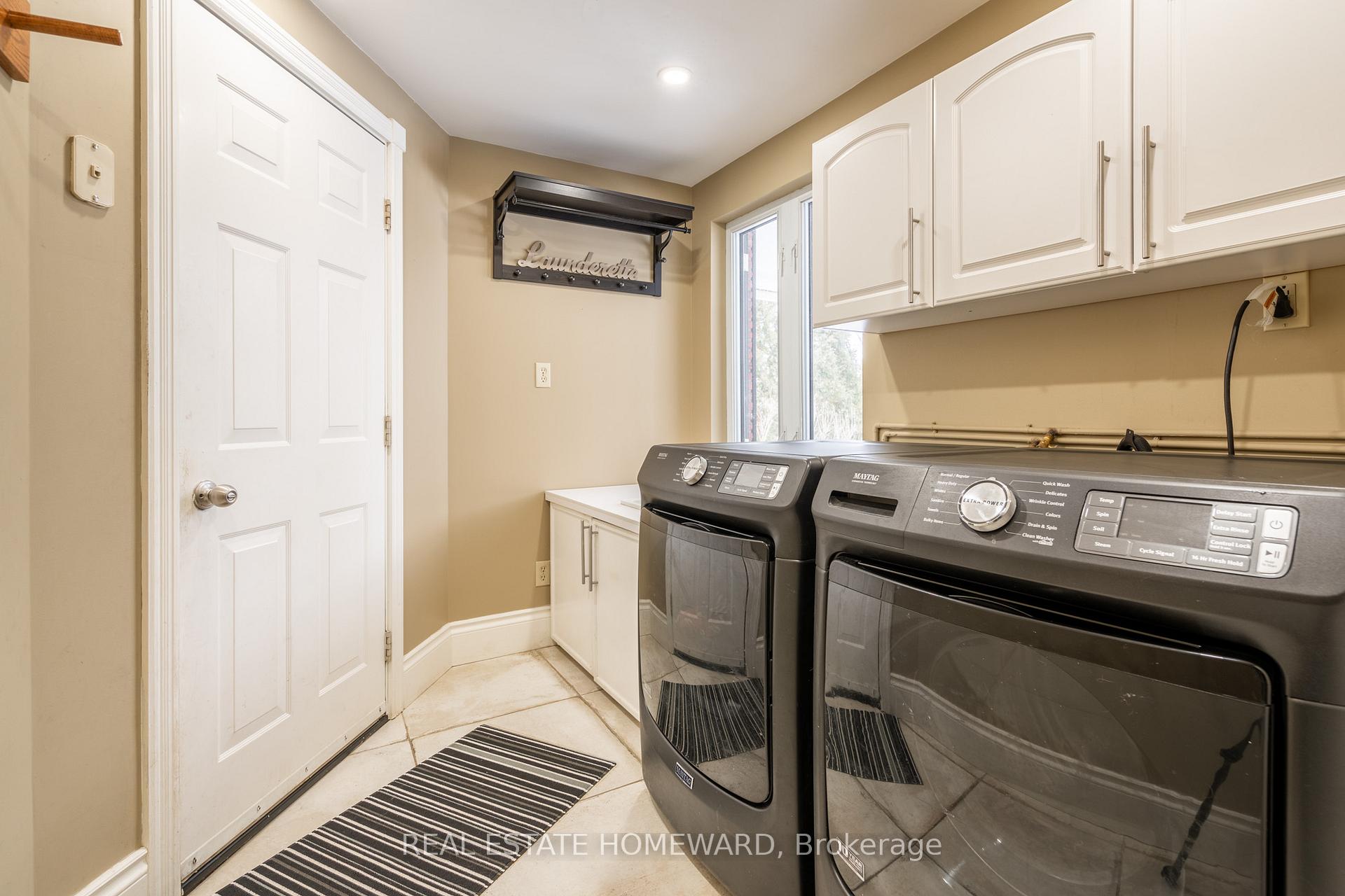 Photo 37 of 63 Cait Court, Hamilton, Ancaster — HOMEH