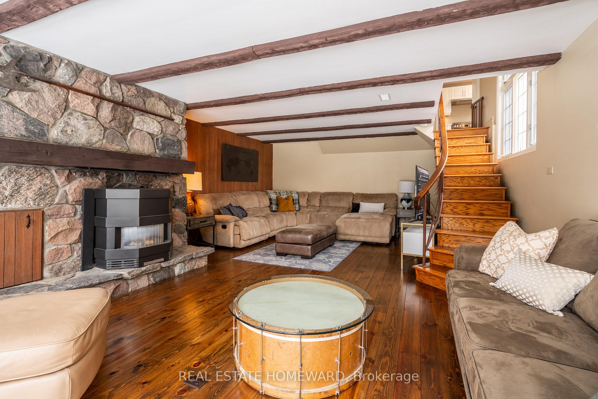 Photo 42 of 63 Cait Court, Hamilton, Ancaster — HOMEH