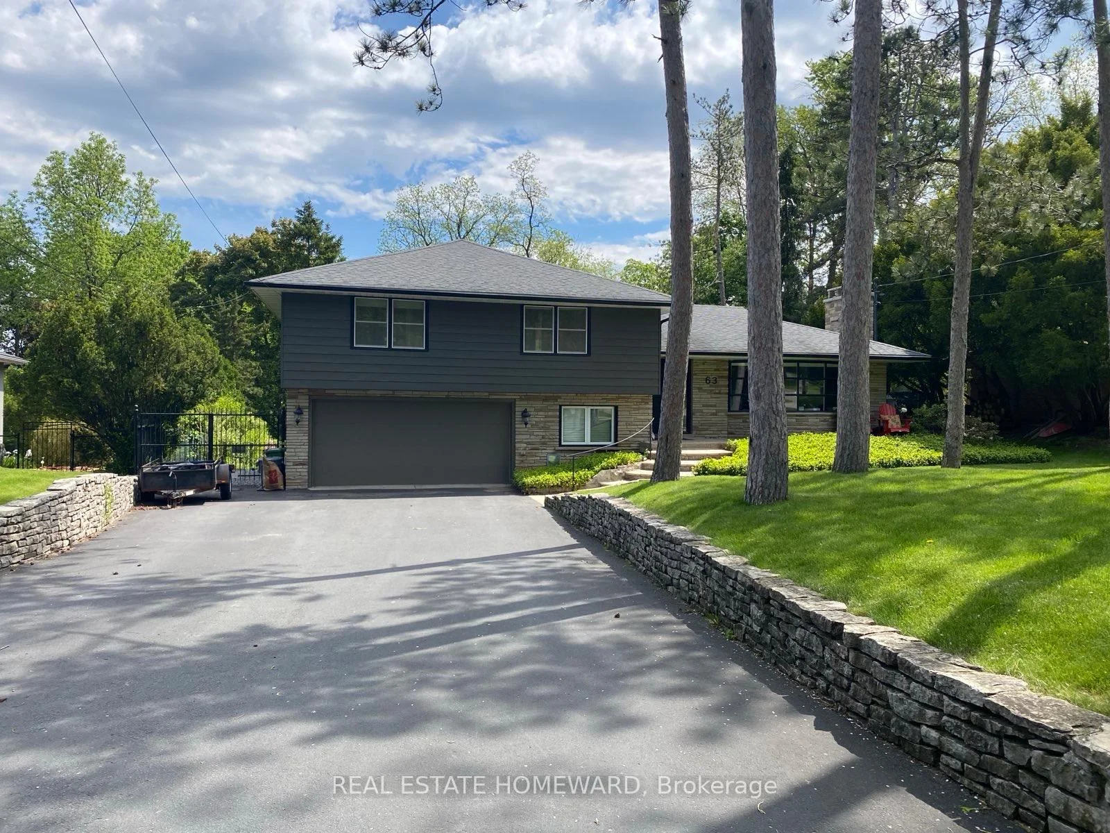 Photo 3 of 63 Cait Court, Hamilton, Ancaster — HOMEH