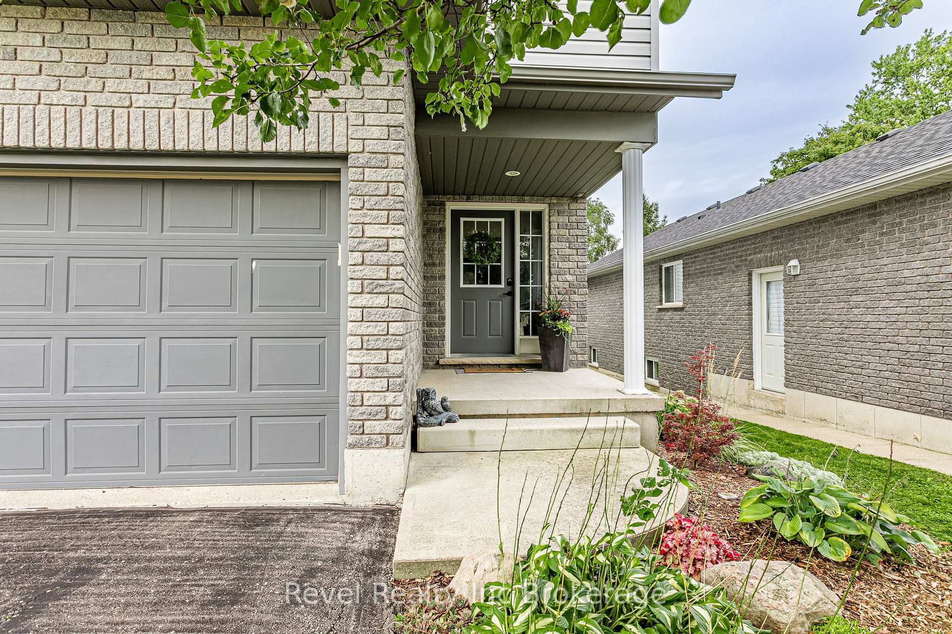 Photo 3 of 53 Kerr Crescent, Ingersoll, Ingersoll - North — HOMEH