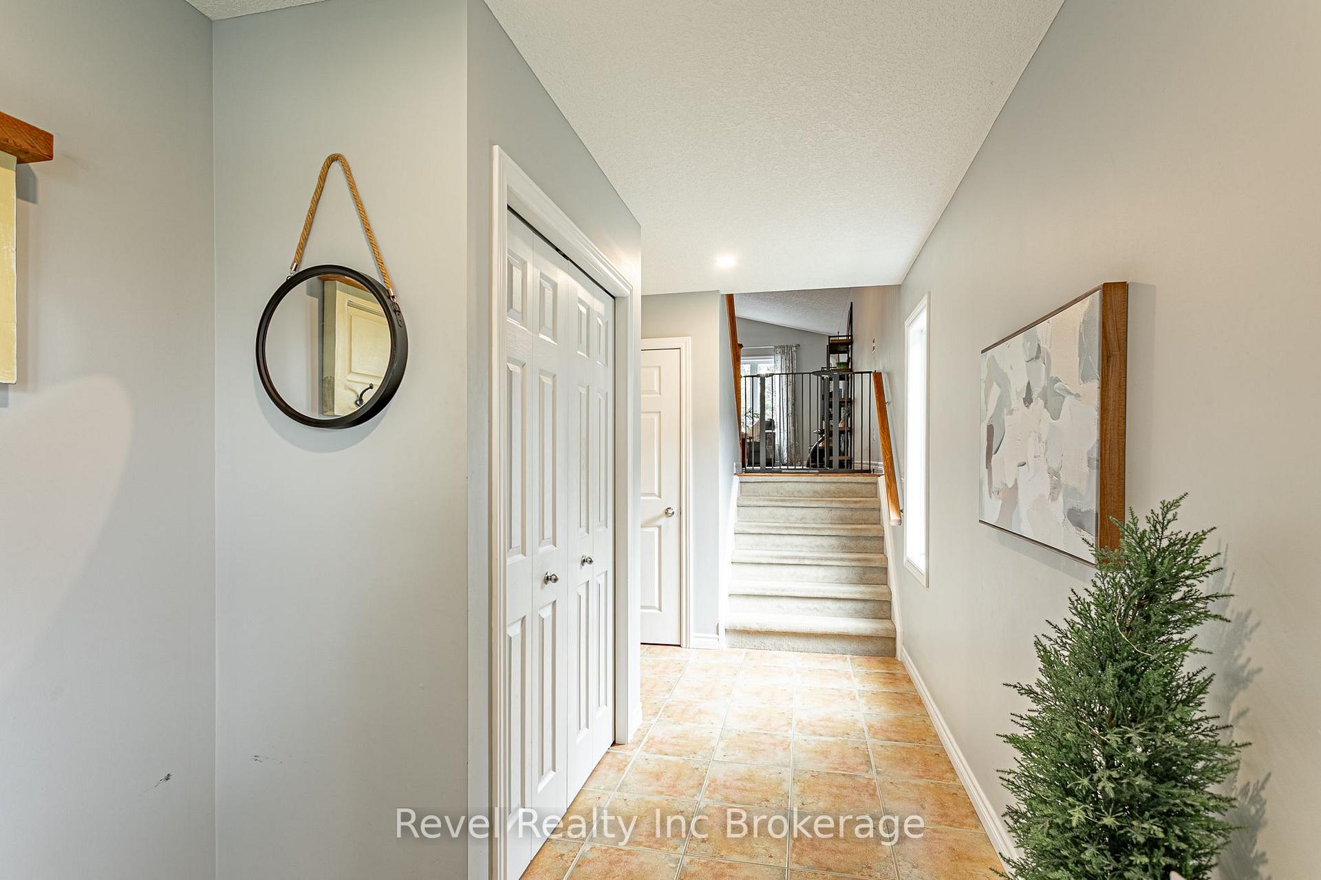 Photo 6 of 53 Kerr Crescent, Ingersoll, Ingersoll - North — HOMEH