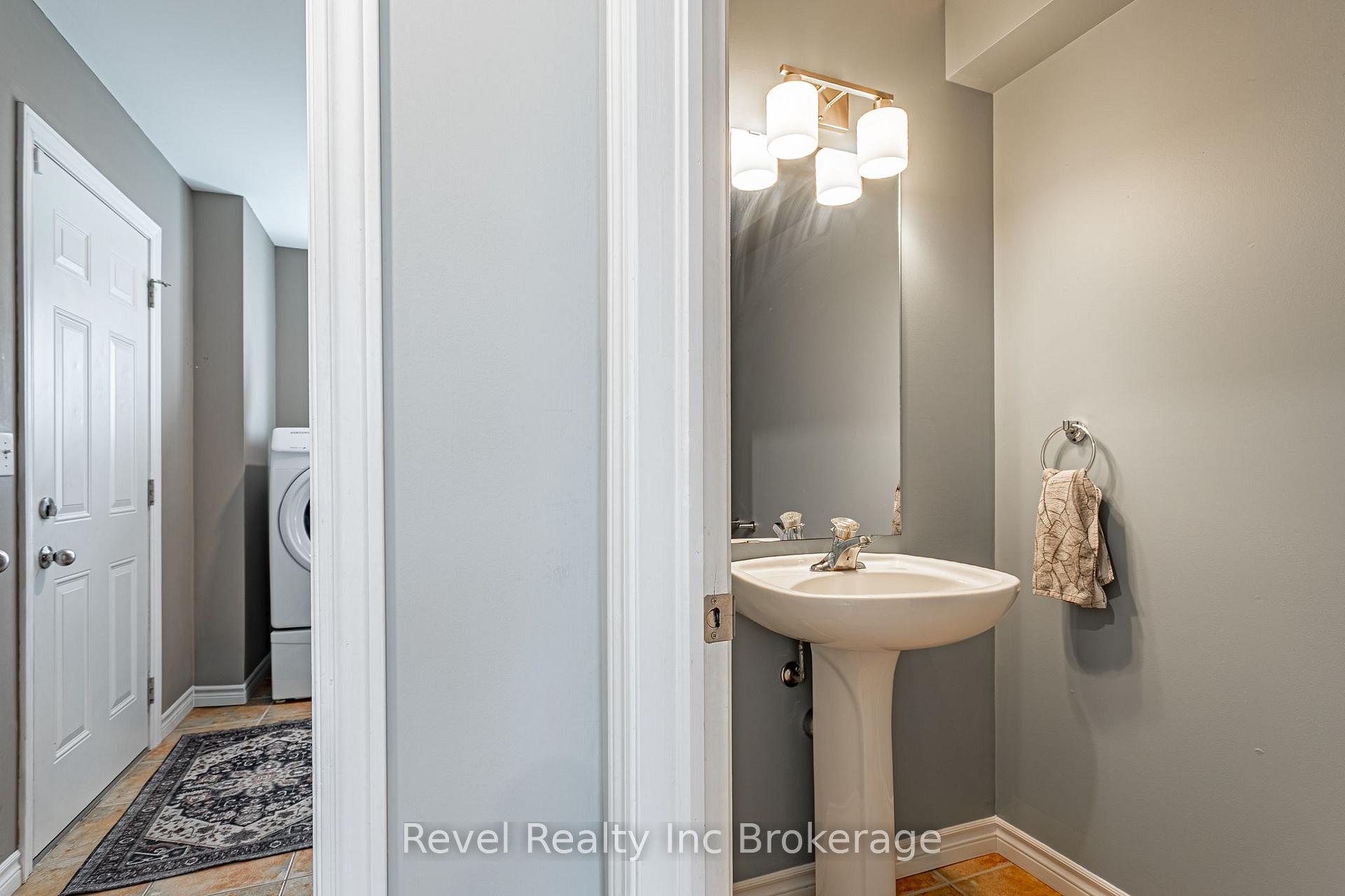 Photo 7 of 53 Kerr Crescent, Ingersoll, Ingersoll - North — HOMEH