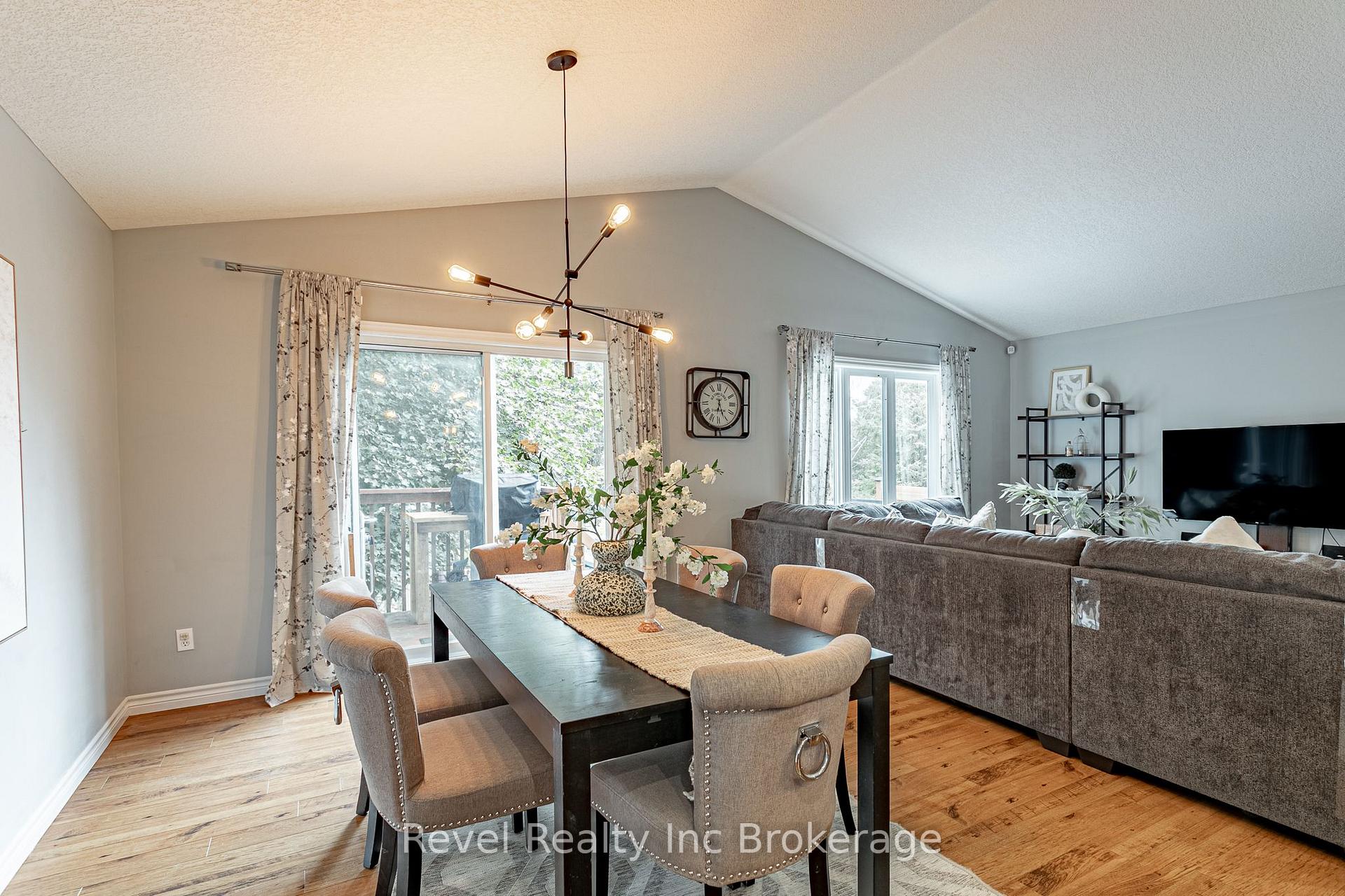 Photo 16 of 53 Kerr Crescent, Ingersoll, Ingersoll - North — HOMEH