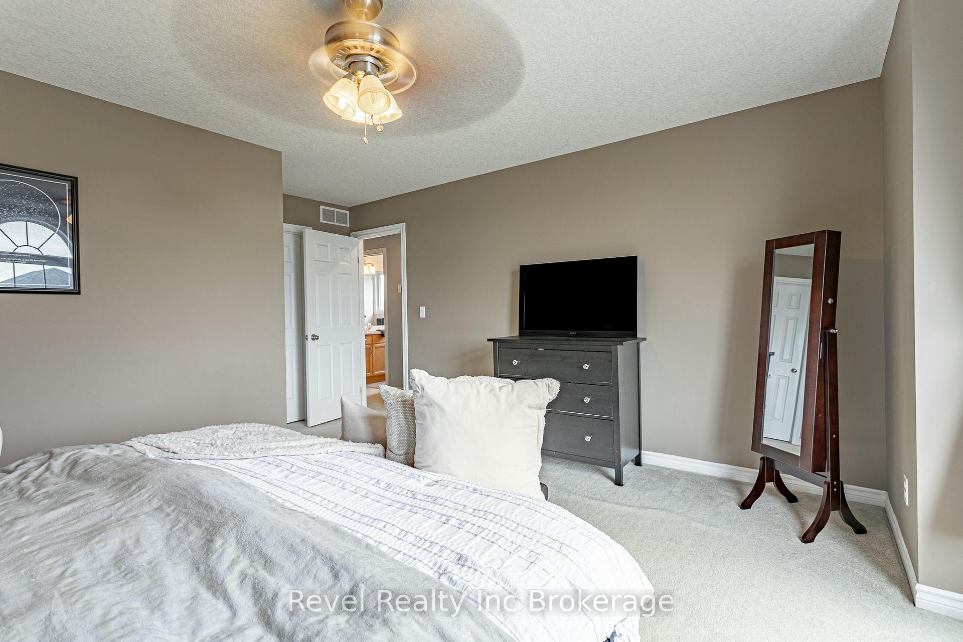 Photo 25 of 53 Kerr Crescent, Ingersoll, Ingersoll - North — HOMEH