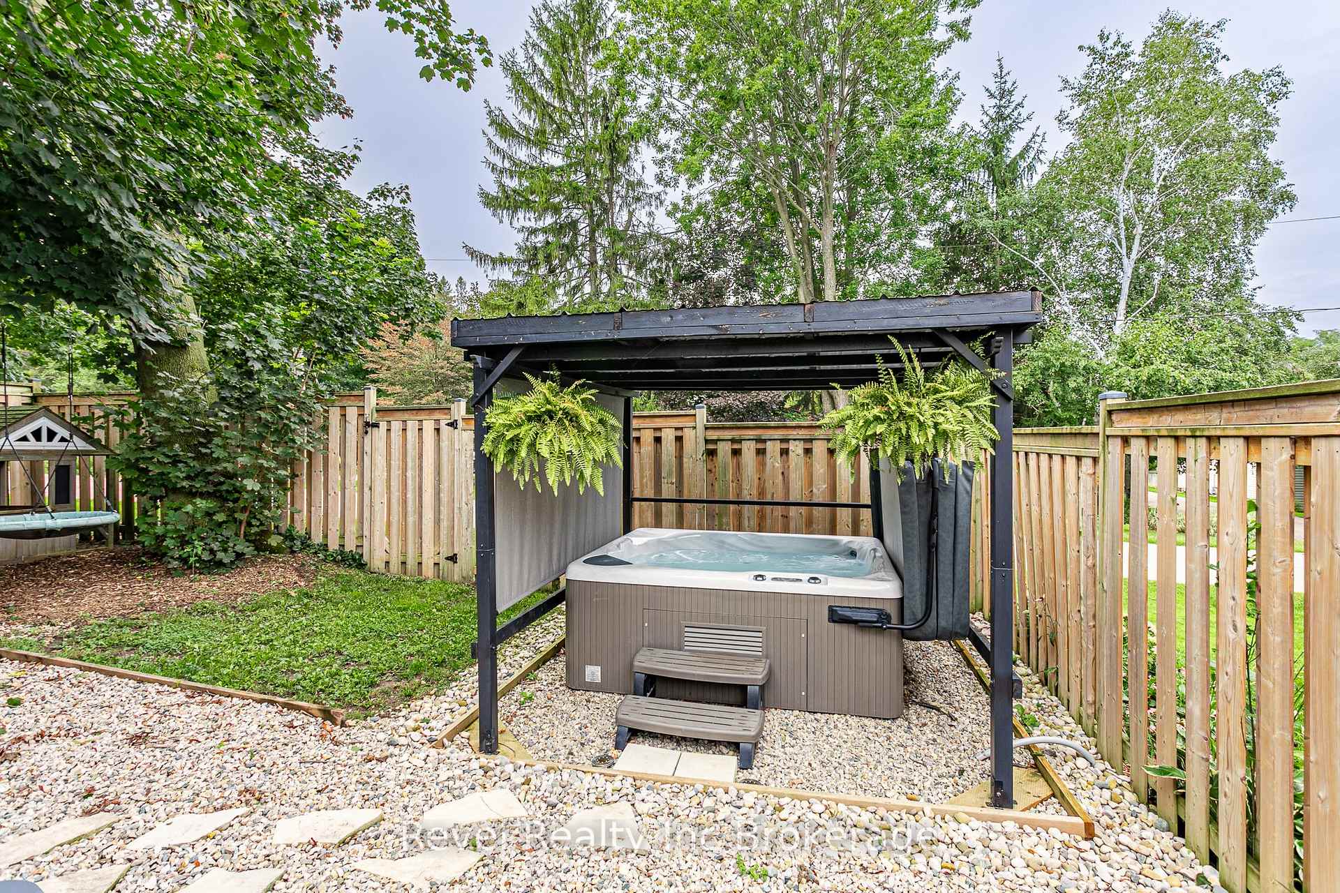 Photo 34 of 53 Kerr Crescent, Ingersoll, Ingersoll - North — HOMEH