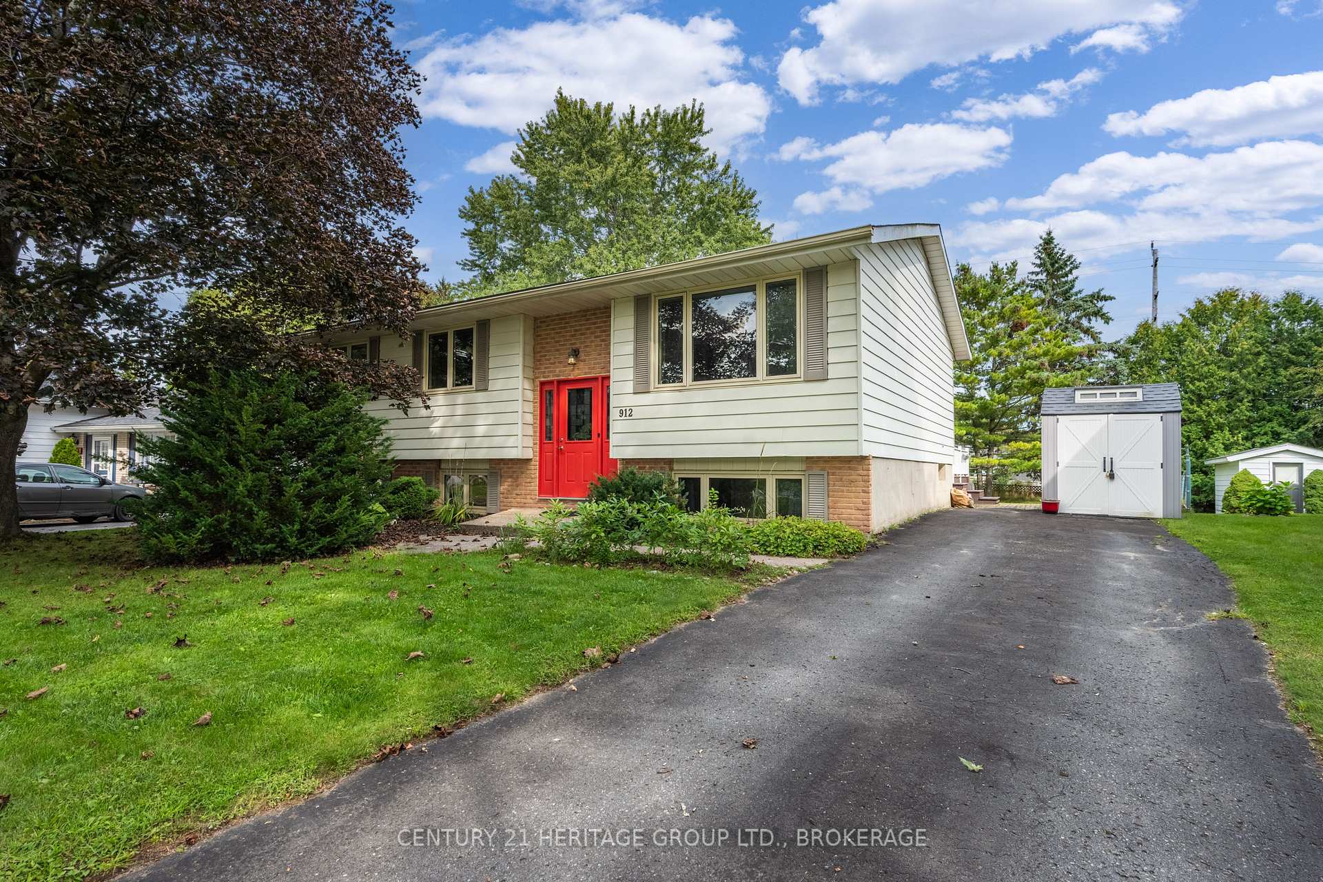 Photo of 912 Safari Drive