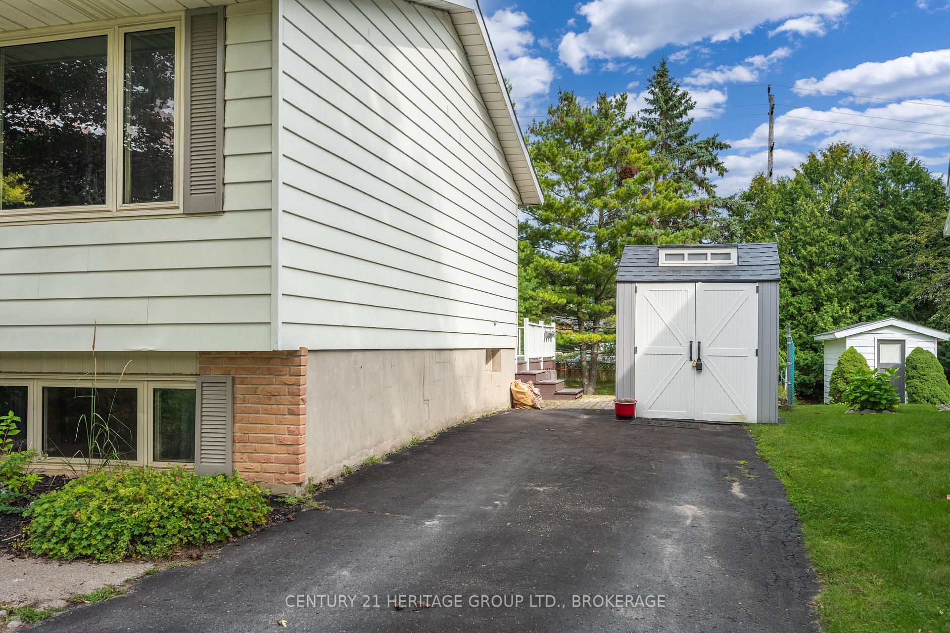Photo 4 of 912 Safari Drive, Kingston, North of Taylor-Kidd Blvd — HOMEH