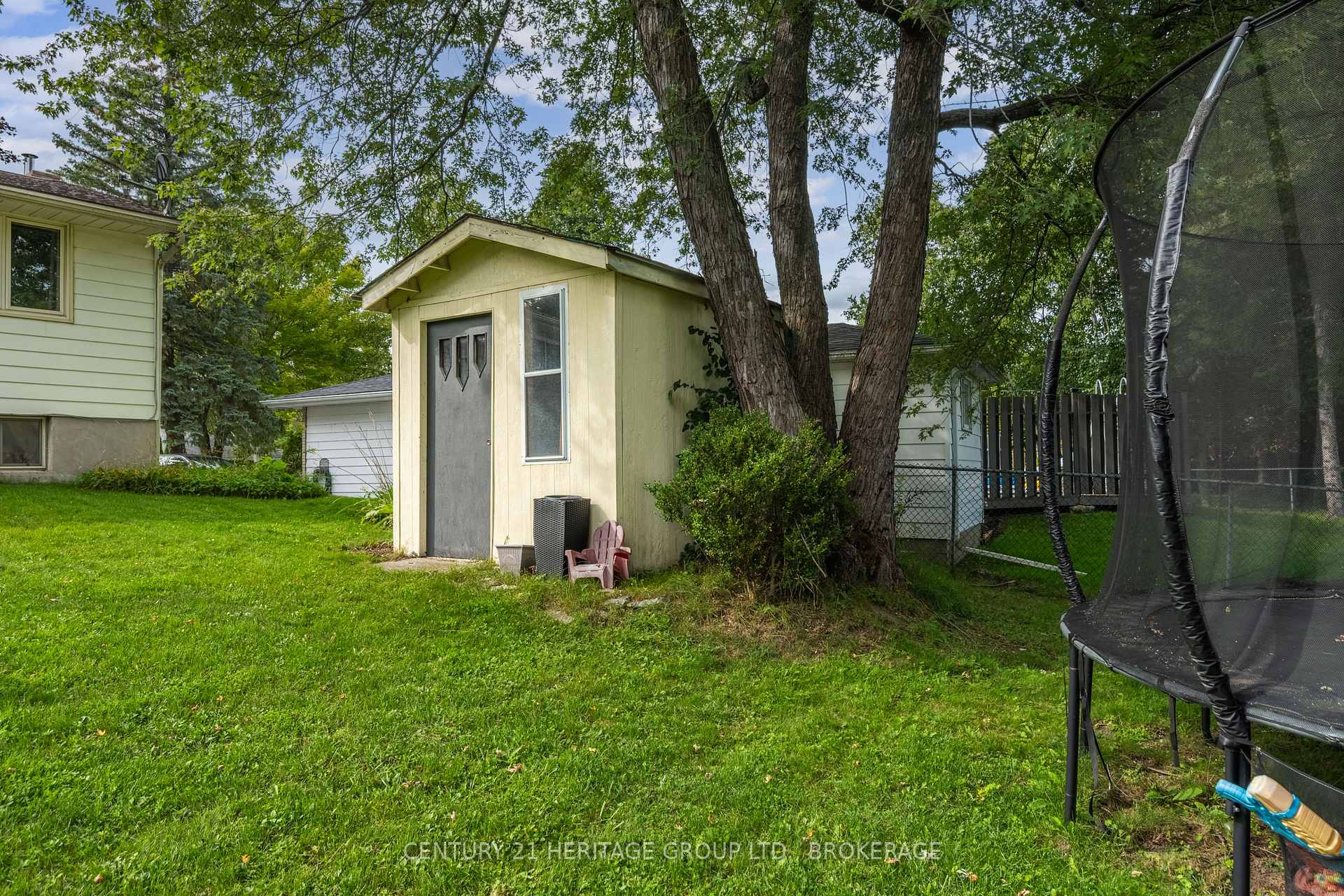Photo 8 of 912 Safari Drive, Kingston, North of Taylor-Kidd Blvd — HOMEH