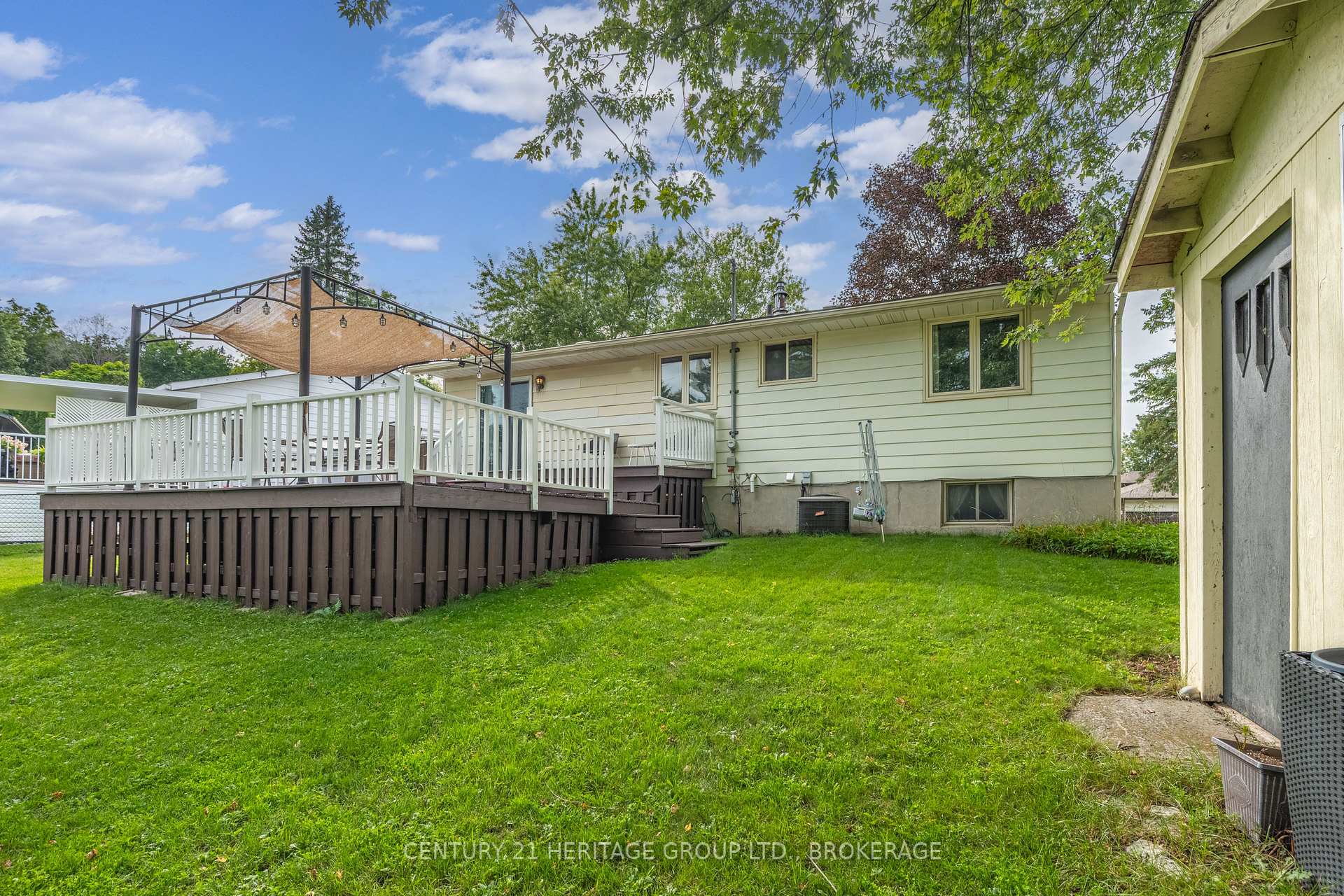 Photo 9 of 912 Safari Drive, Kingston, North of Taylor-Kidd Blvd — HOMEH