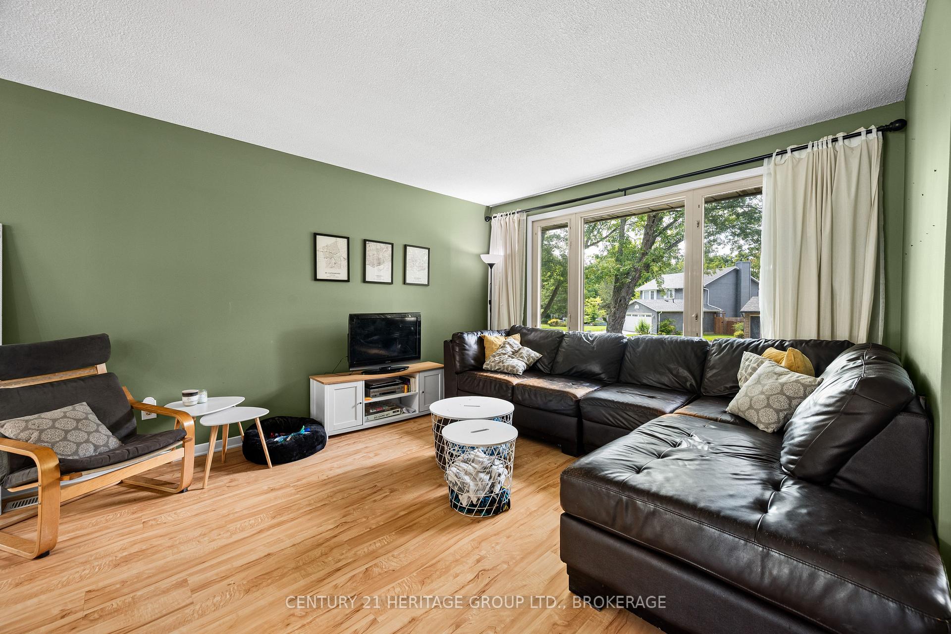 Photo 13 of 912 Safari Drive, Kingston, North of Taylor-Kidd Blvd — HOMEH