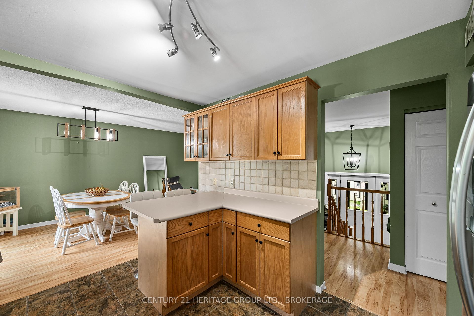 Photo 23 of 912 Safari Drive, Kingston, North of Taylor-Kidd Blvd — HOMEH