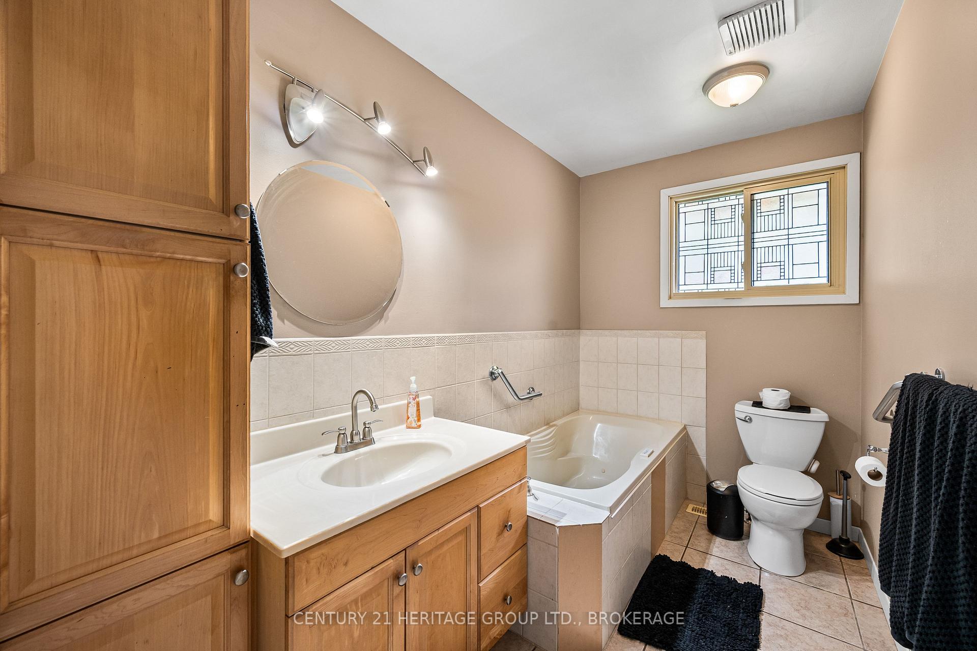 Photo 28 of 912 Safari Drive, Kingston, North of Taylor-Kidd Blvd — HOMEH