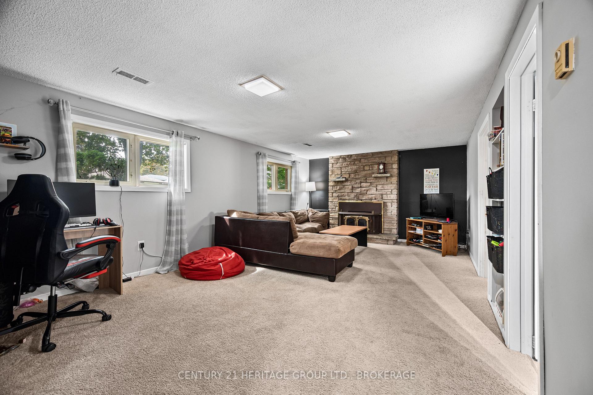Photo 40 of 912 Safari Drive, Kingston, North of Taylor-Kidd Blvd — HOMEH