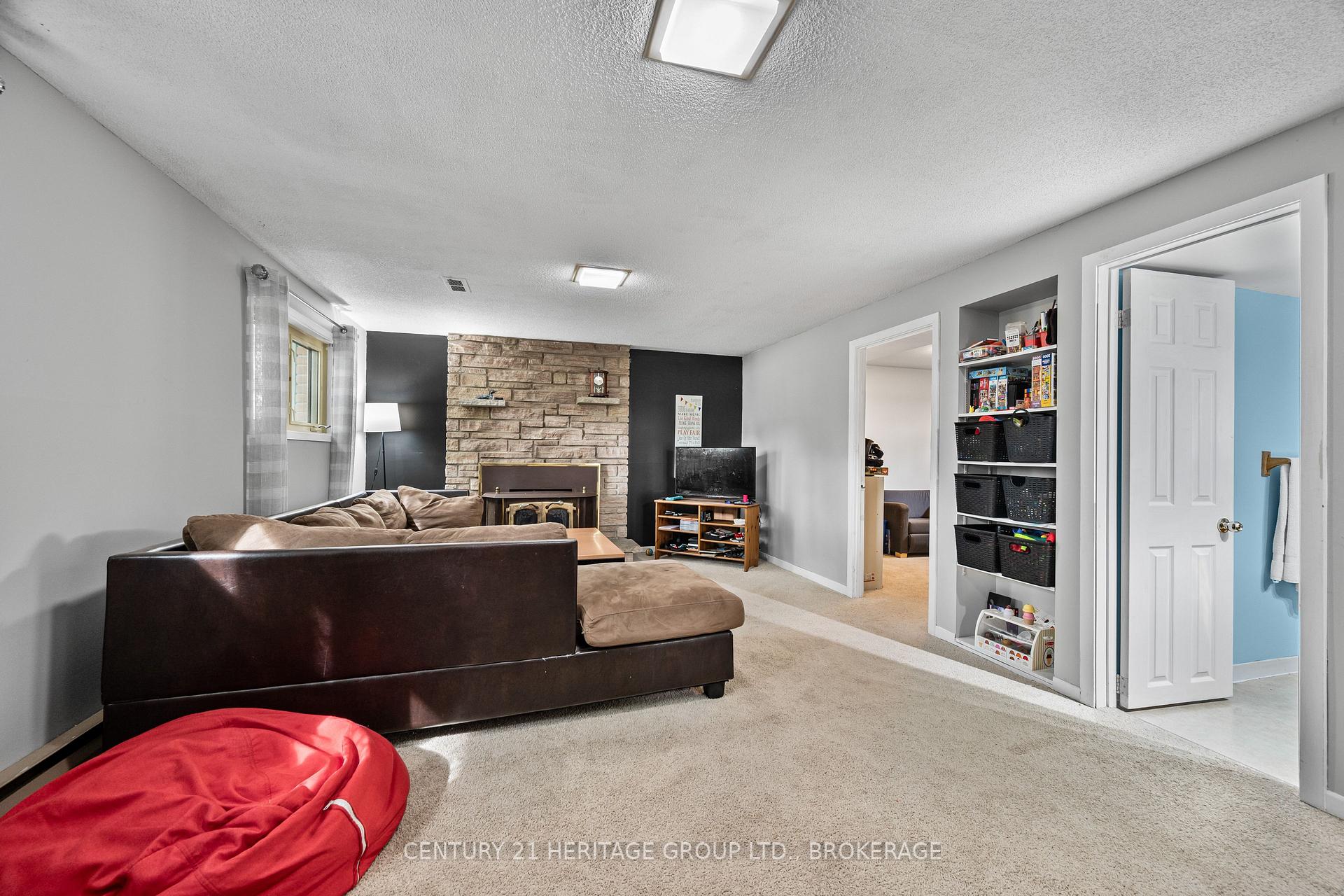 Photo 41 of 912 Safari Drive, Kingston, North of Taylor-Kidd Blvd — HOMEH