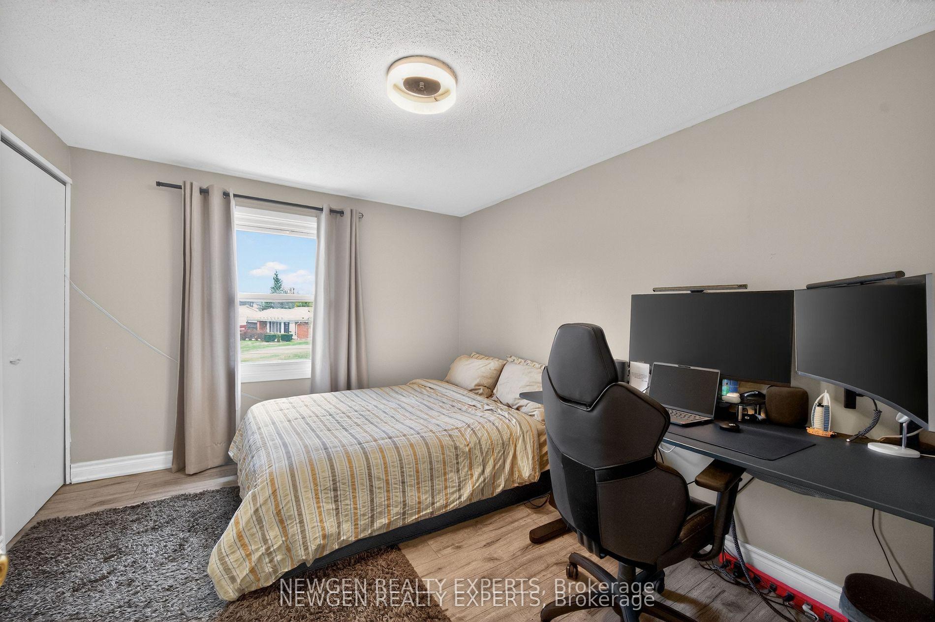 Photo 24 of 63 Faludon Drive, Halton Hills, Georgetown — HOMEH