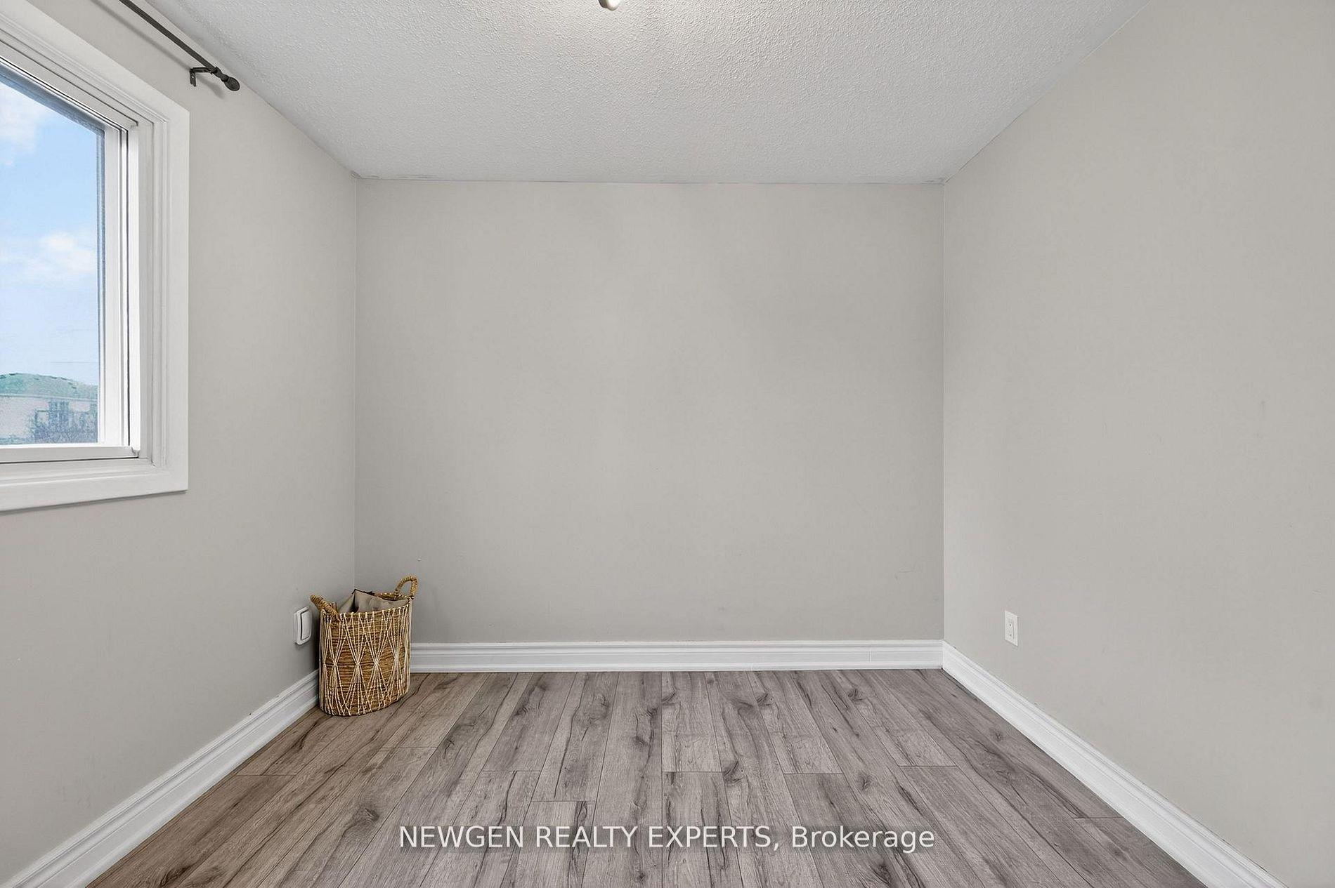 Photo 26 of 63 Faludon Drive, Halton Hills, Georgetown — HOMEH