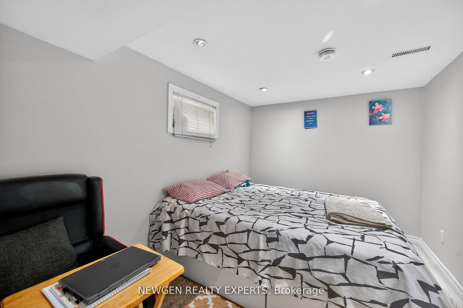 Photo 33 of 63 Faludon Drive, Halton Hills, Georgetown — HOMEH