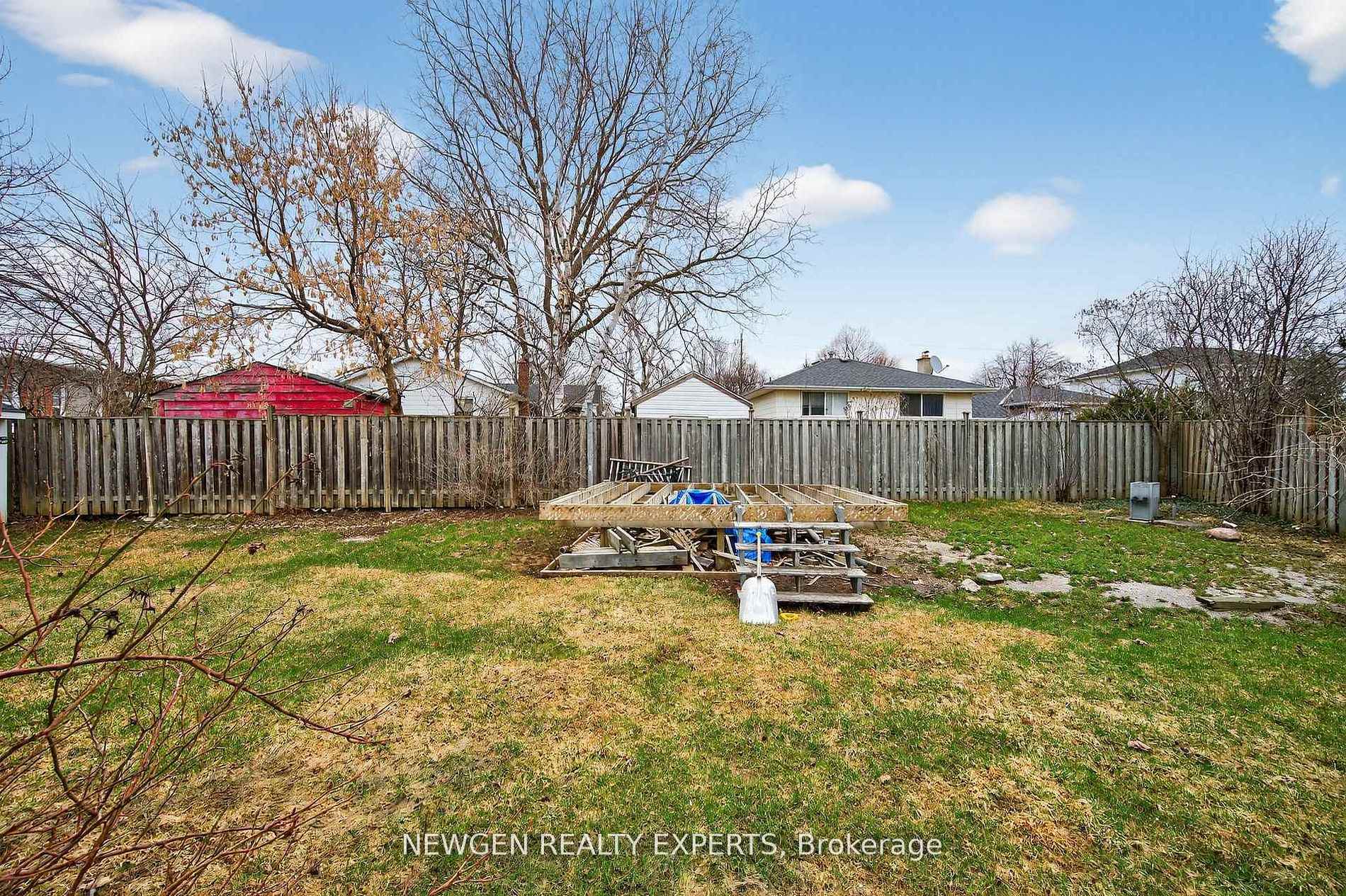Photo 38 of 63 Faludon Drive, Halton Hills, Georgetown — HOMEH
