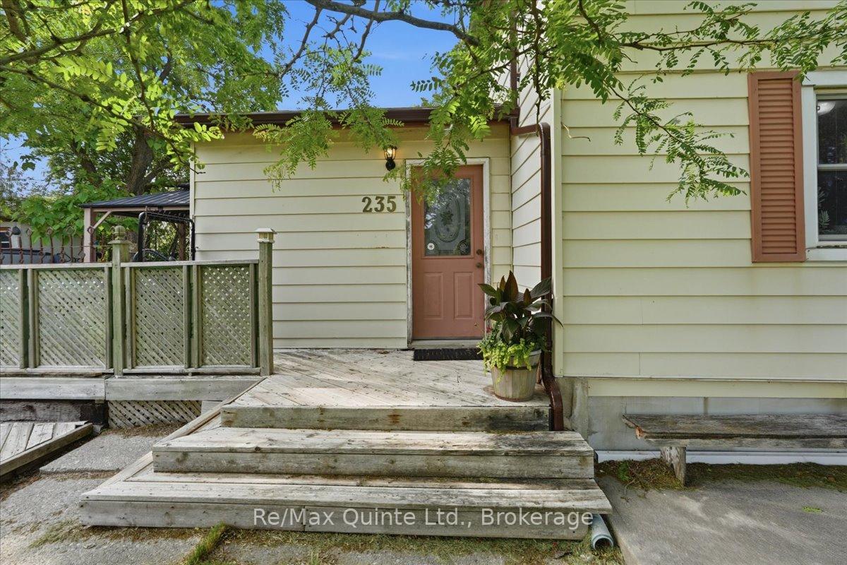 Photo 4 of 235 Pine Street, Belleville, Belleville Ward — HOMEH