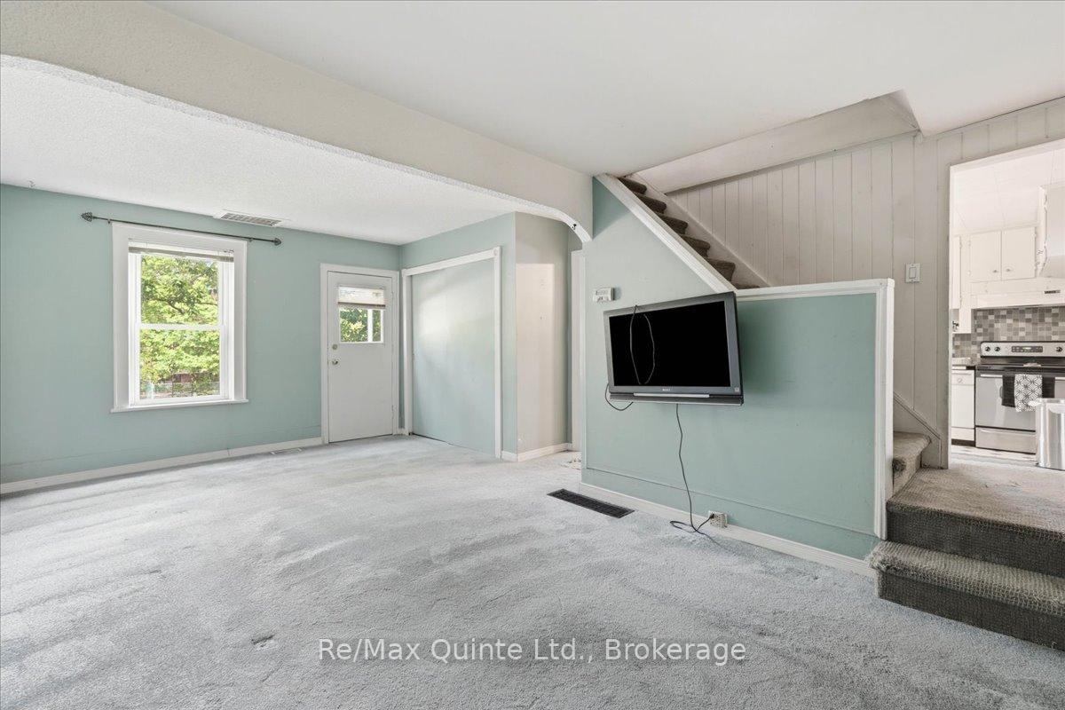 Photo 12 of 235 Pine Street, Belleville, Belleville Ward — HOMEH