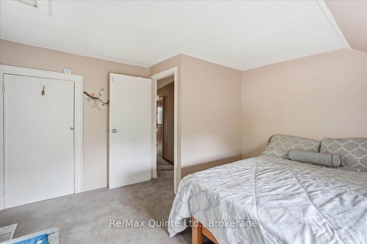 Photo 15 of 235 Pine Street, Belleville, Belleville Ward — HOMEH