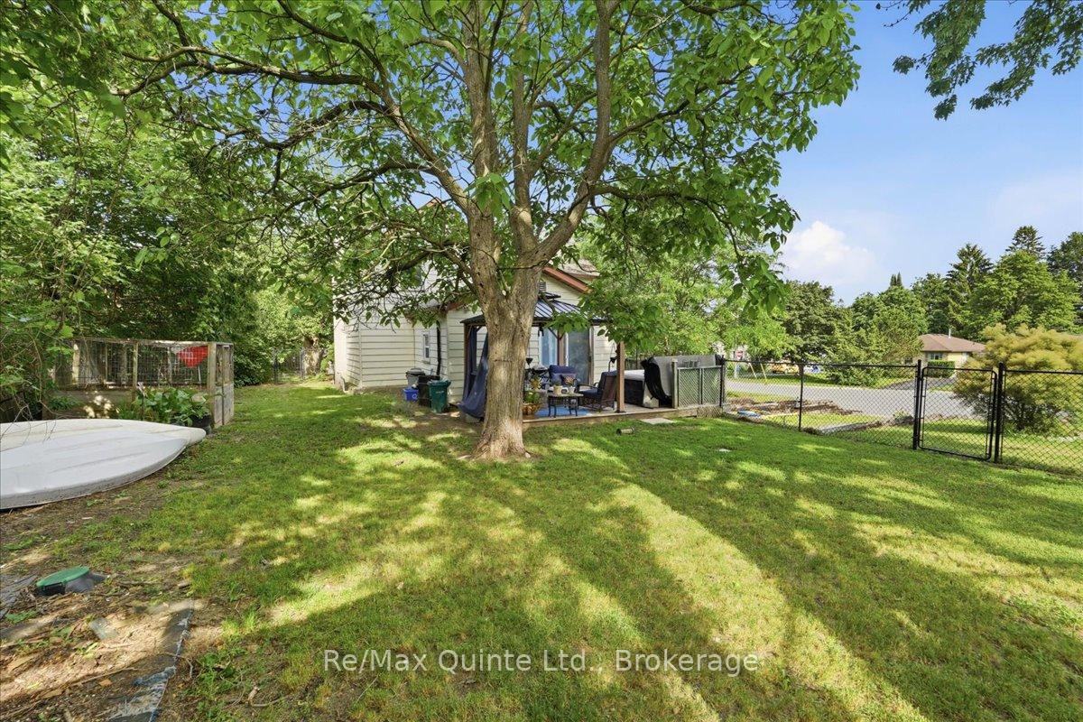 Photo 24 of 235 Pine Street, Belleville, Belleville Ward — HOMEH
