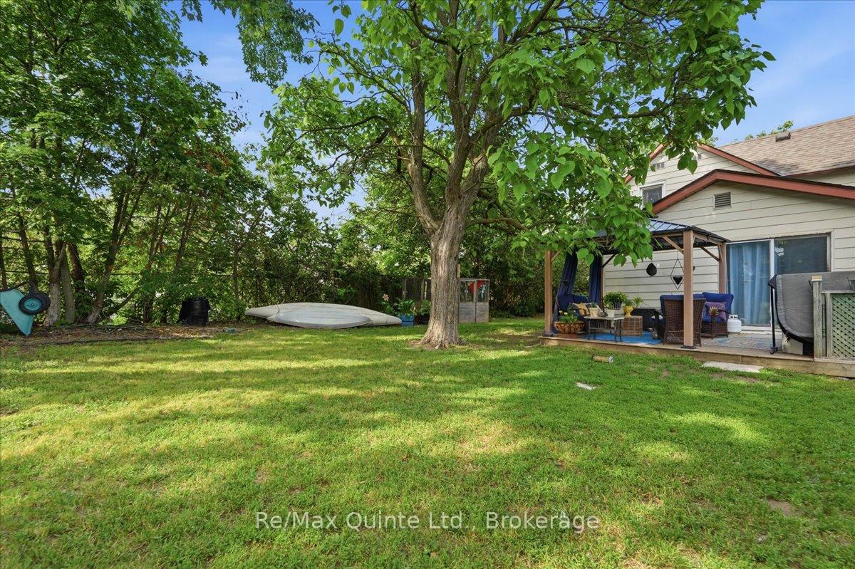 Photo 25 of 235 Pine Street, Belleville, Belleville Ward — HOMEH