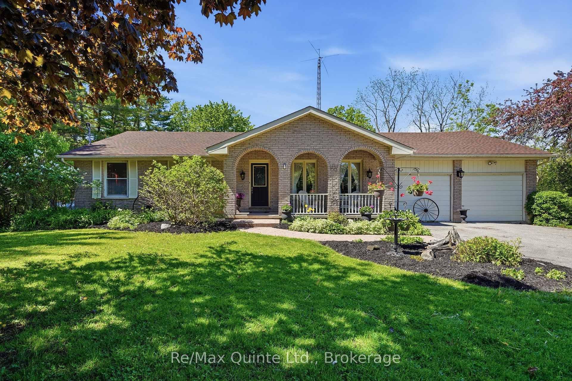 Photo 2 of 1678 County Road 3, Prince Edward County, Ameliasburg Ward — HOMEH
