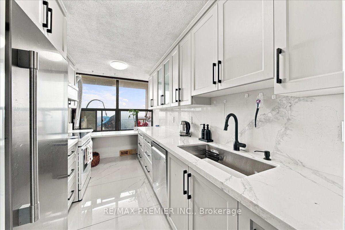 Photo 8 of Unit 1711, 4 Kings Cross Road, Brampton, Queen Street Corridor — HOMEH