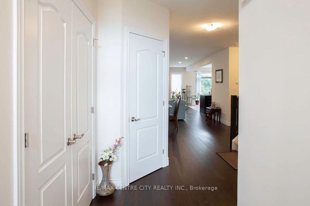Photo 5 of 1586 Noah Bend, London, North I — HOMEH