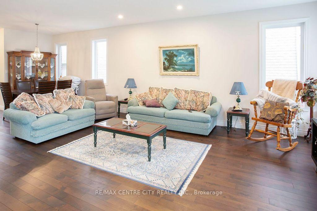 Photo 9 of 1586 Noah Bend, London, North I — HOMEH