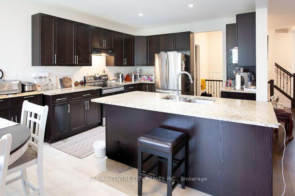 Photo 12 of 1586 Noah Bend, London, North I — HOMEH