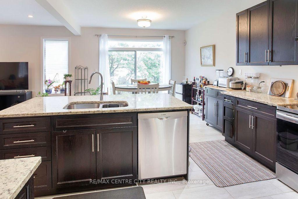 Photo 15 of 1586 Noah Bend, London, North I — HOMEH