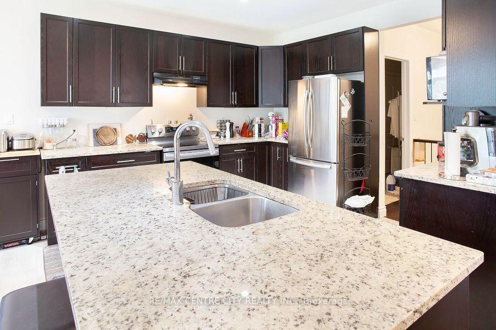 Photo 16 of 1586 Noah Bend, London, North I — HOMEH