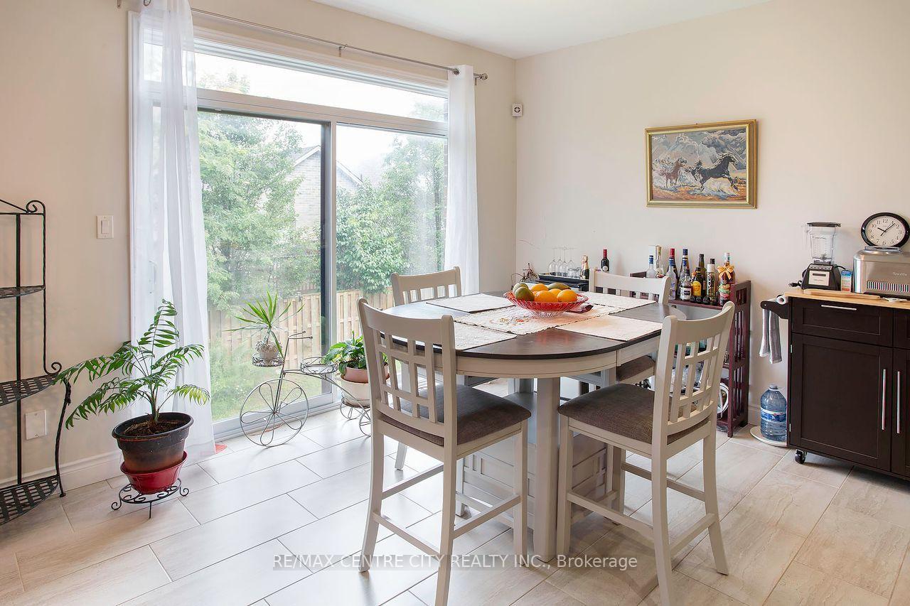 Photo 17 of 1586 Noah Bend, London, North I — HOMEH