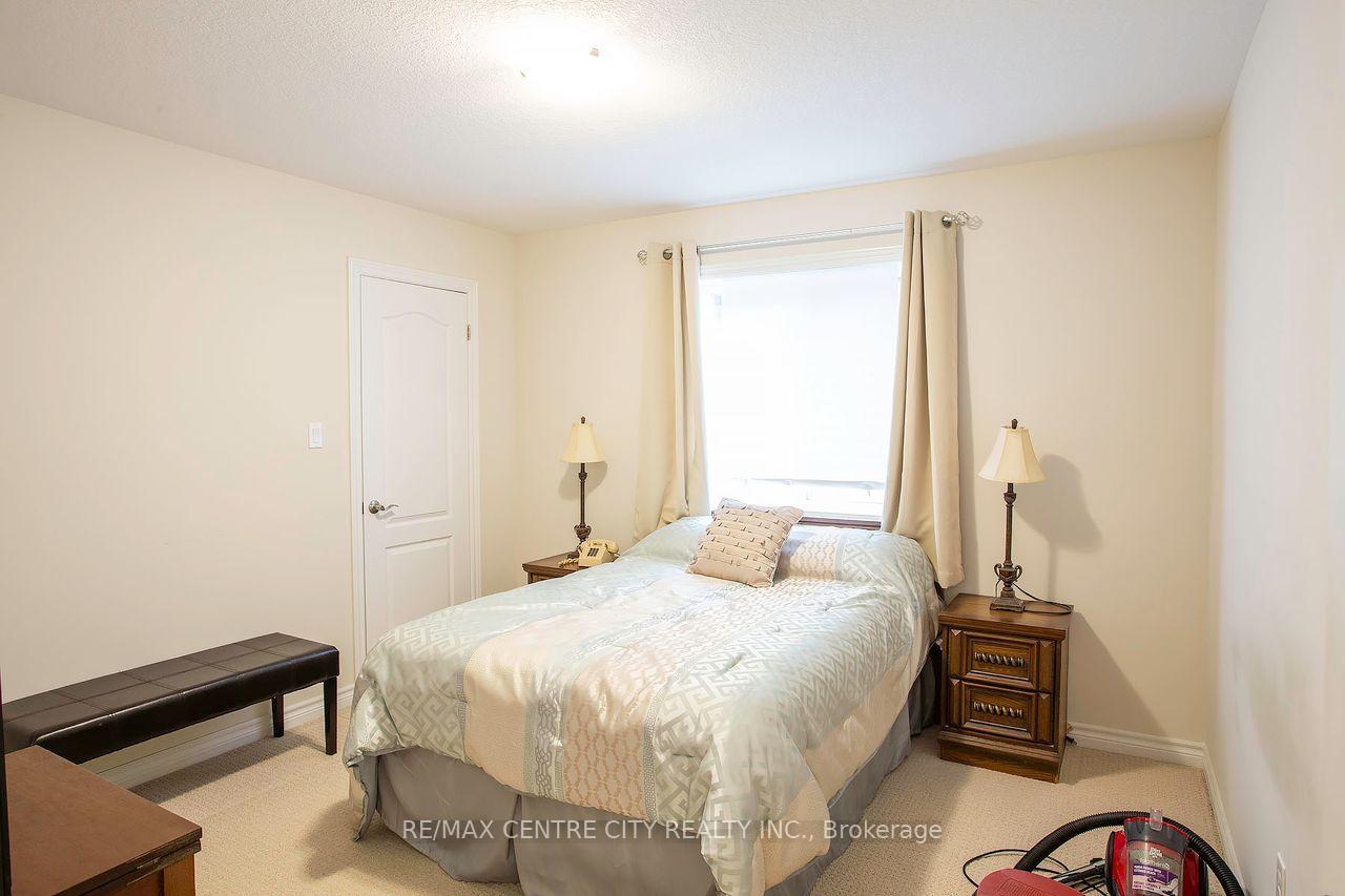Photo 28 of 1586 Noah Bend, London, North I — HOMEH