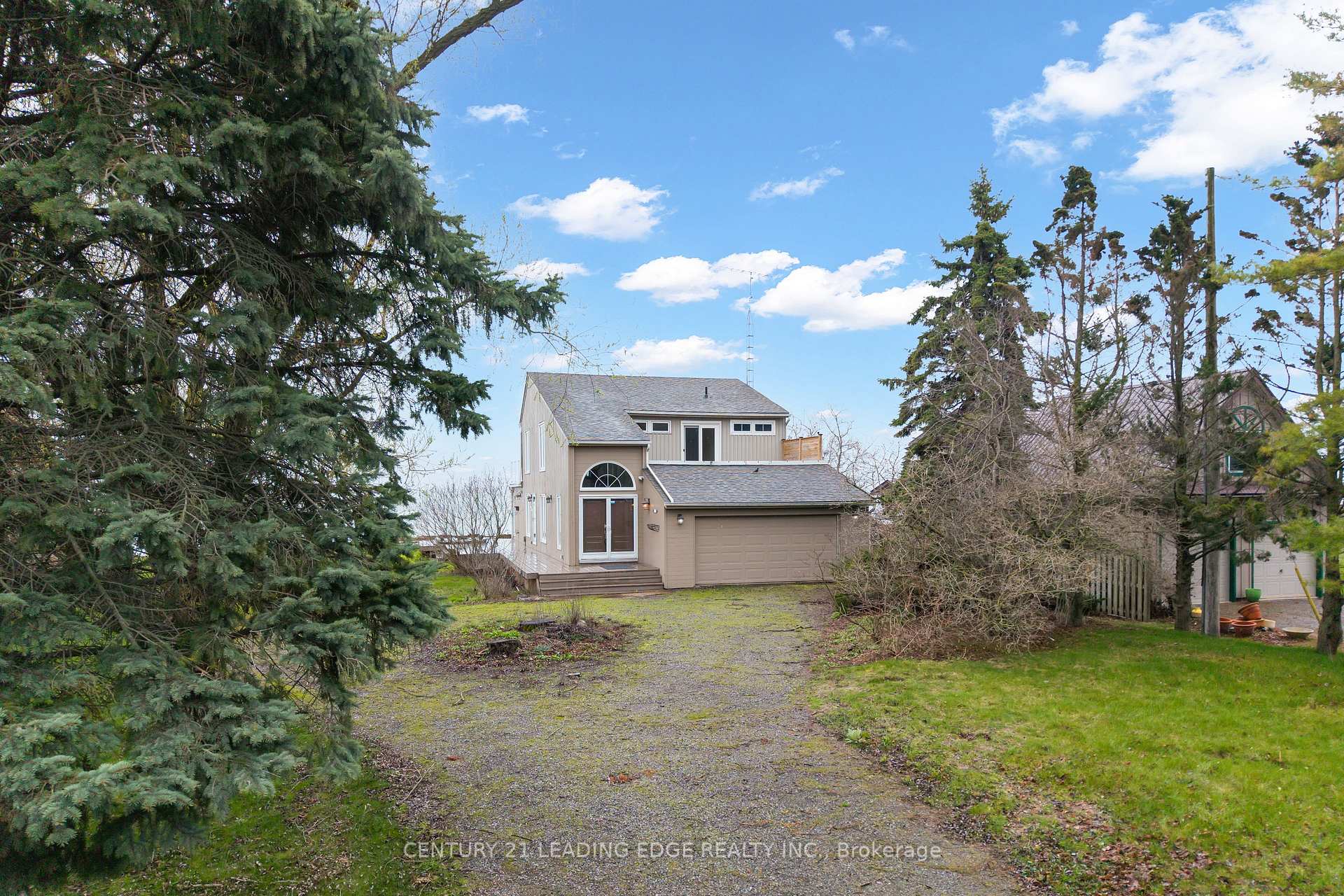 Photo 3 of 151 Cedar Crest Beach Road, Clarington, Bowmanville — HOMEH