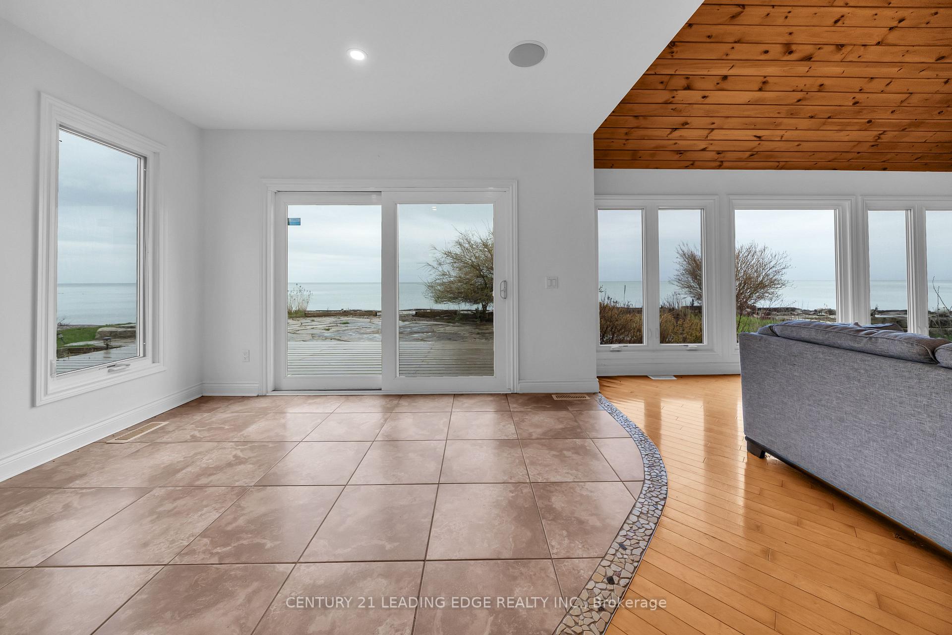 Photo 15 of 151 Cedar Crest Beach Road, Clarington, Bowmanville — HOMEH